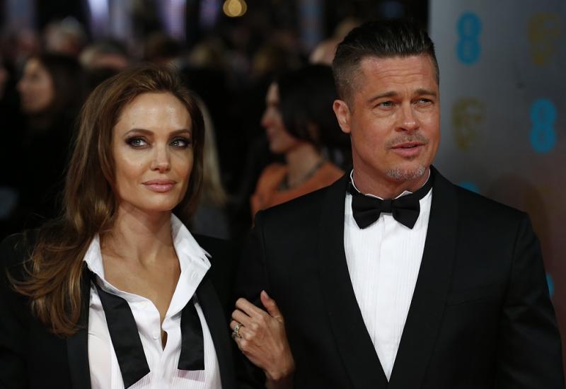 Rat ruža između Angeline Jolie i Brada Pitta se nastavlja - Sve se trese zbog Bradove afere: Jolie i Pitt prekinuli obiteljsku terapiju