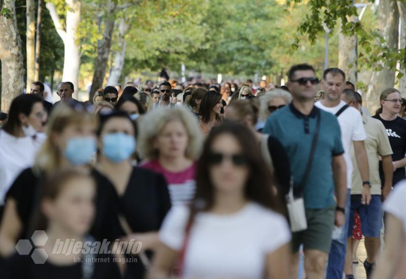 Prosvjed roditelja u Mostaru - Tisuću hercegovačkih roditelja na ulici, traži se normalizacija nastavnog procesa
