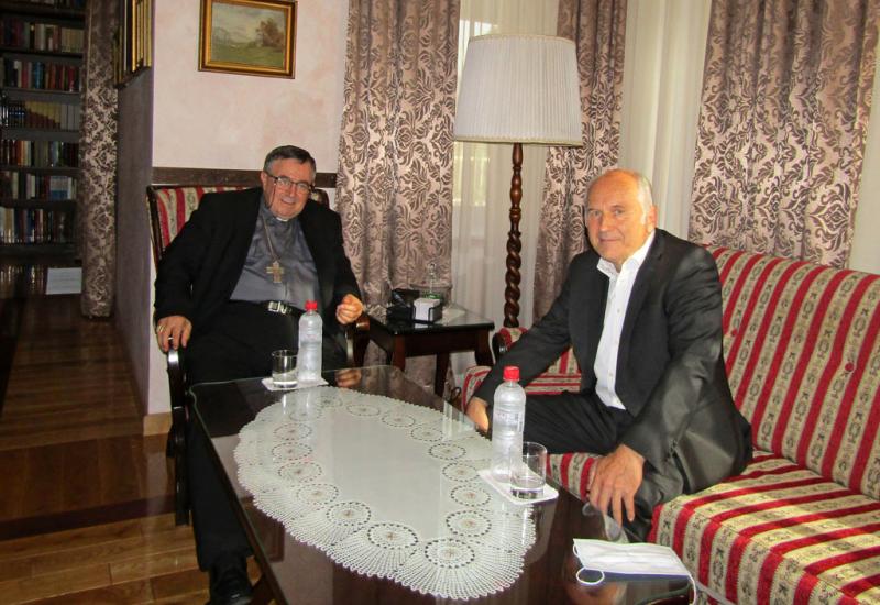 Kardinal Puljić i Inzko razgovarali o problemu gubitka imovine Hrvata 