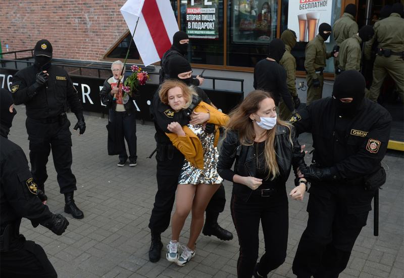 Bjelorsuke snage počele privoditi prosvjednike u Minsku