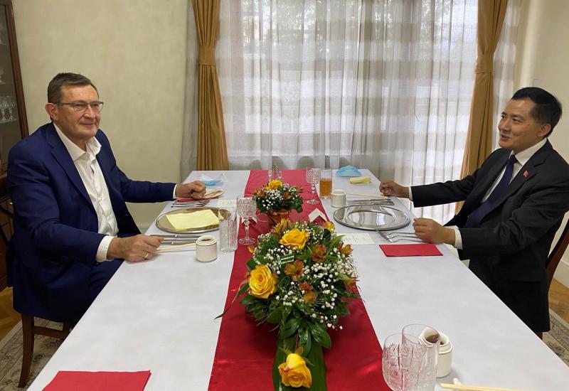 Ministar Mitrović ručao kod veleposlanika Kine