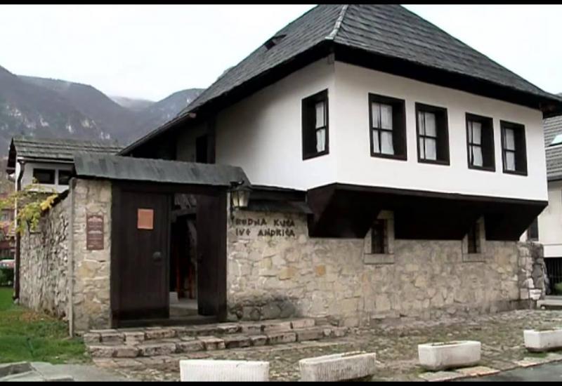 Rodna kuća Ive Andrića, danas spomen-kuća Nobelovca u Travniku - Andrić:  Na borbe svijeta ja sam gledao kao što se s vedra visa gleda na magle