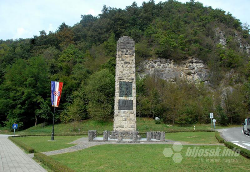 Spomenik Lijepoj našoj - Kumrovec: Druže Tito, sve je otišlo u…