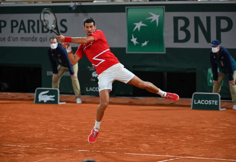 Đoković je nakon pet setova prošao u finale Roland Garrosa - Đoković poslije velike borbe i pet setova izborio meč za titulu protiv Nadala