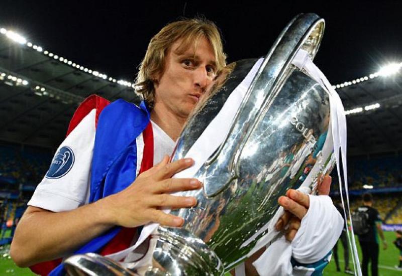 Luka Modrić želi završiti karijeru u Real Madridu - Modrić je zadnjeg dana prijelaznog roka odbio tri ponude europskih velikana