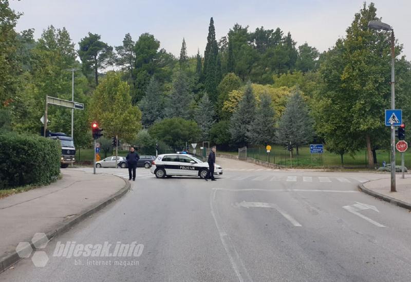 Policija - Zbog pilanja platana obustavljen promet kroz Ulicu kneza Branimira