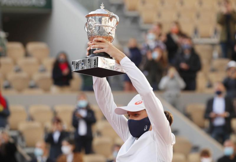 Swiatek osvojila Roland Garrosa bez izgubljenog seta