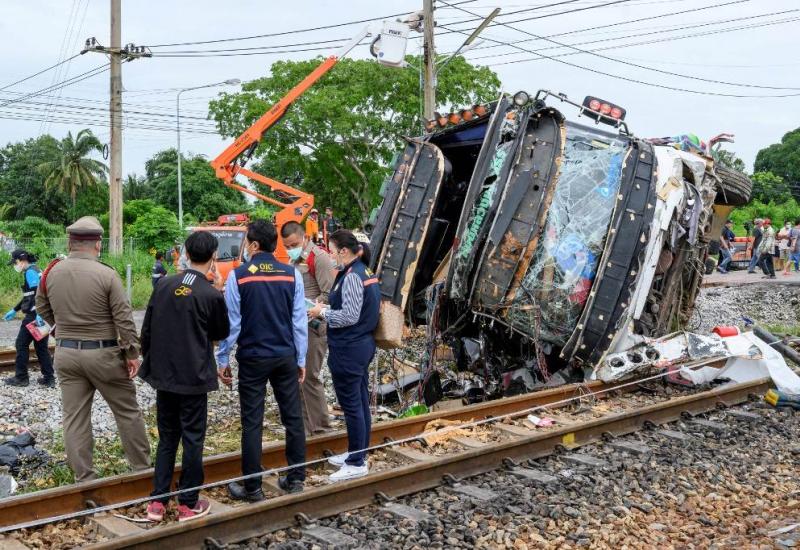 20 ljudi poginulo u sudaru vlaka i autobusa