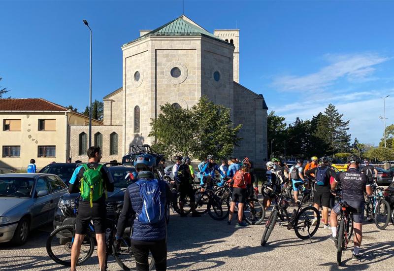 Velik broj biciklista i zaljubljenika u prirodu iz cijele regije na Franciskani - Hercegovina pokazala kako može biti prava oaza rekreacije i sporta