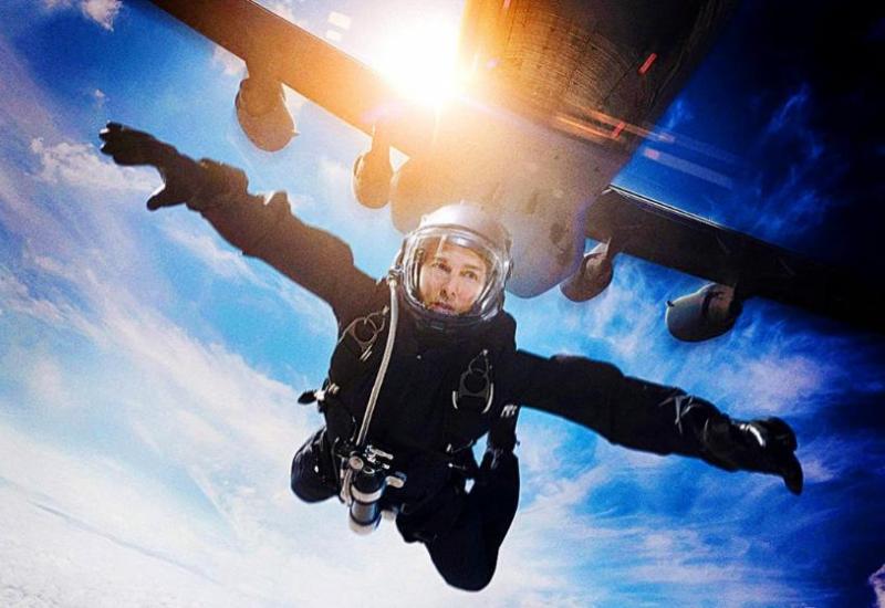 Tom Cruise skače iz Boeinga s nezamislive visine - skok za vojne profesionalce - Kako ne bi profesionalni kaskaderi riskirali život, ovaj glumac to sam izvodi