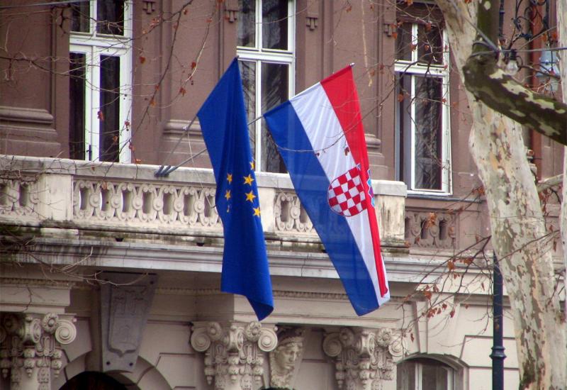 Priveden zbog sumnje da je potrgao zastavu EU na Veleposlanstvu Hrvatske