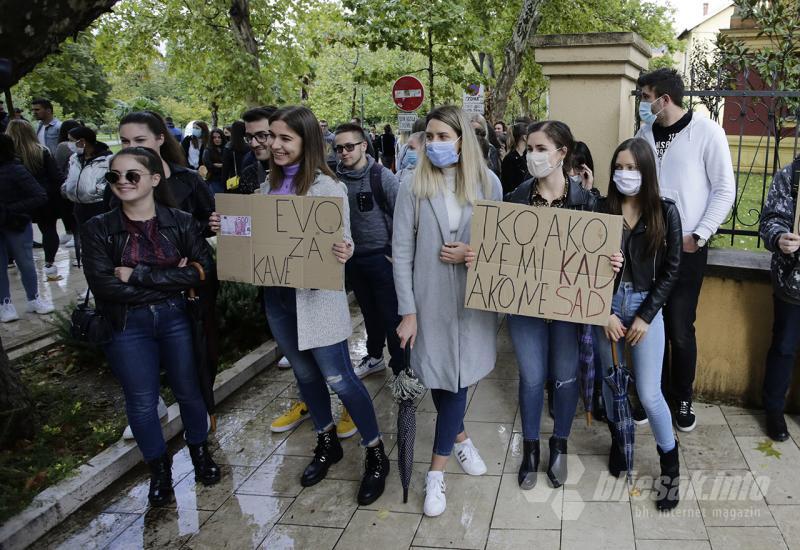 Uporno i s osmijehom - Galerija fotografija s prosvjeda studenata u Mostaru