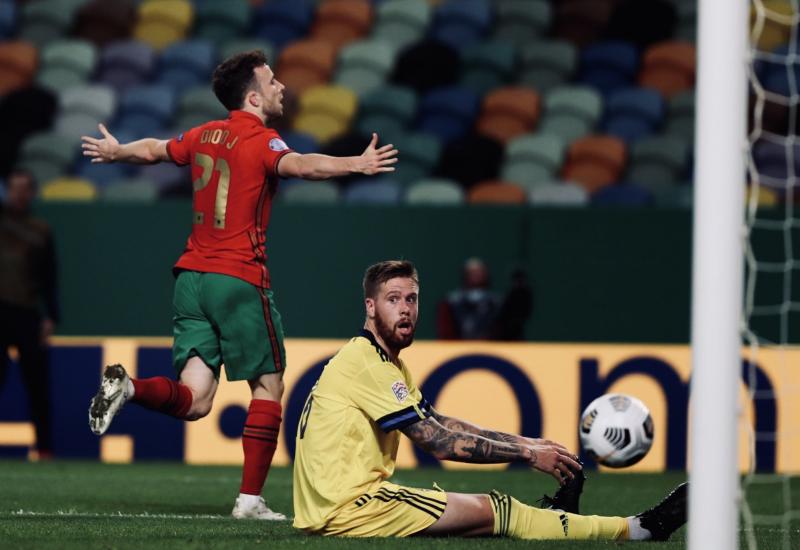 Diogo Jota postigao je dva gola i imao asistenciju za treći u pobjedi Portugala nad Švedskom (3:0) - Danska svladala Englesku u gostima; Srbija ispustila vodstvo protiv Turske