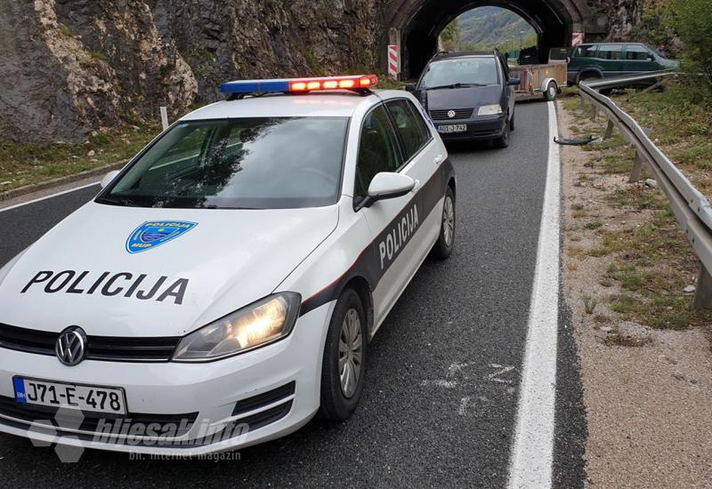 Policija na mjestu prometne nezgode - Sudar u tunelu sjeverno od Mostara: Više osoba ozlijeđeno
