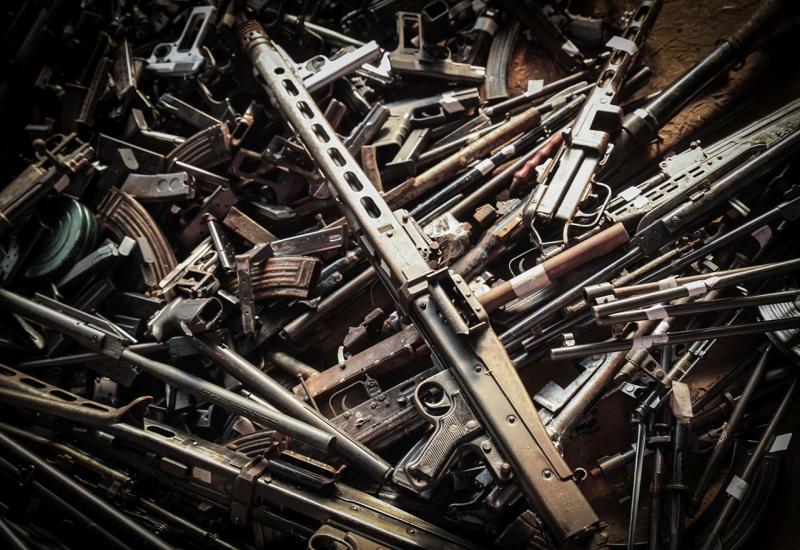 Uništavanje naoružanja u livnici Jelšingrad u Banja Luci - Istopili 1.864 komada malog oružja i lakog naoružanja 