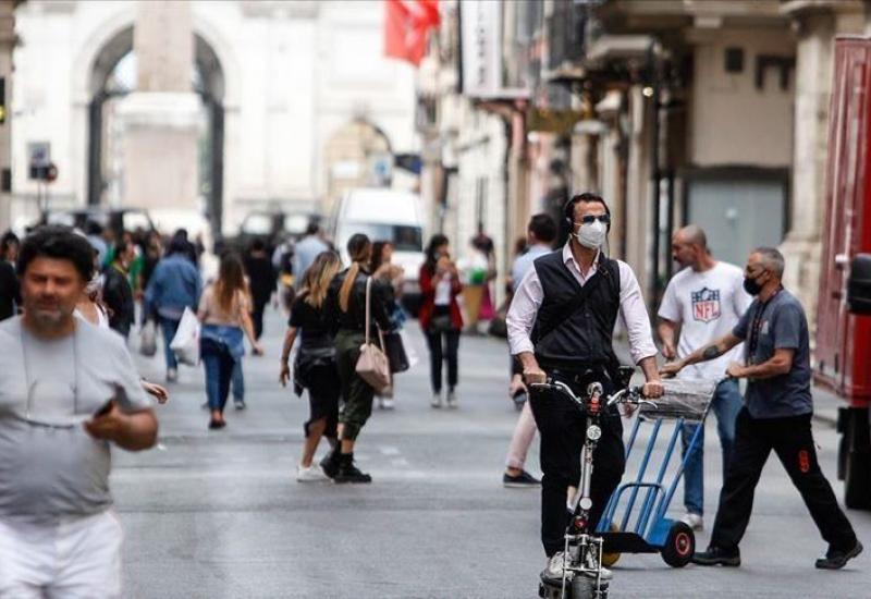 Koronavirus u Italiji - Nove mjere u Italiji: Kafići i restorani rade do 18, zatvaraju teretane, kina...