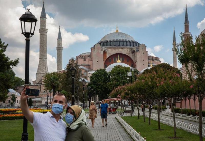 Turska uvodi policijski sat radnim danima, vikendima potpuno zatvaranje