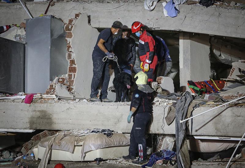 Pretraživanje ruševina u Izmiru - Turska broji žrtve: Još 244 podrhtavanja tla