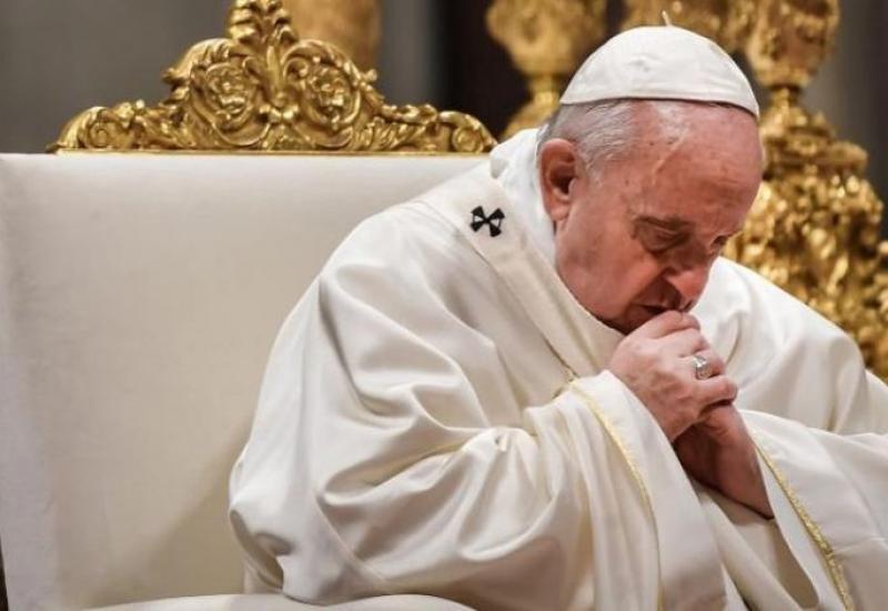 Papa pozvao čelnike da novac za oružje daju za borbu protiv covida-19