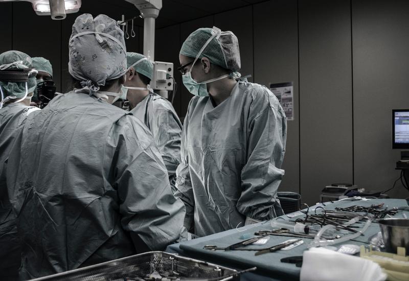 Liječnici u Poljskoj odstranili cistu na jajniku tešku sto kila