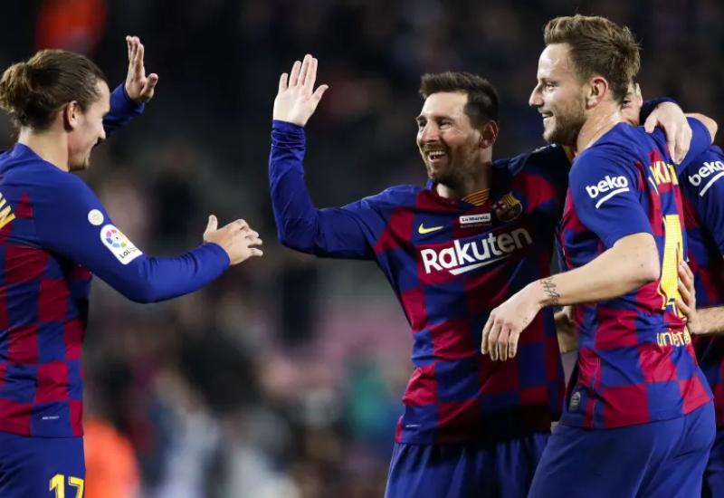 Loša atmosfera u Barceloni nastavlja se i nakon odlaska predsjednika Bartomeua? - Messi i Griezmann u žestokom sukobu? Navijači napali Griezmanna!
