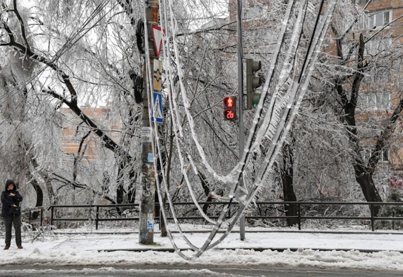 Tisuće Rusa bez struje i grijanja nakon ledene oluje