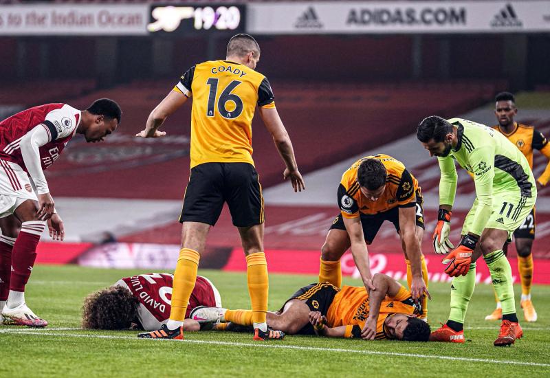 Napadač Wolverhamptona Raul Jimenez prevezen je u bolnicu s ozljedom glave - Poraz Arsenala: Napadač Wolvesa dobio kisik i završio u bolnici!