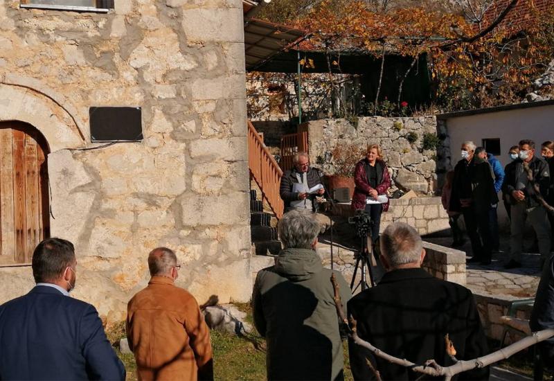 U Bitunji kod Stoca otkrivena spomen ploča u rodnoj kući Alije Isakovića