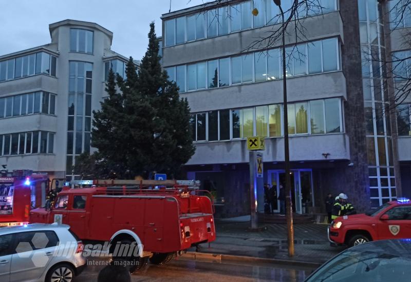 Mostar: Ugašen požar u podrumu banke