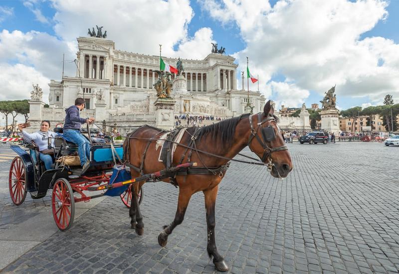 Rim uklanja sve kočije s konjima s gradskih ulica