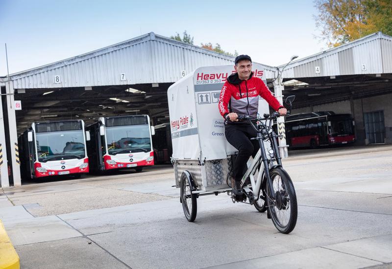 Teretnim biciklima dostavljaju pošiljke na ekološki prihvatljiv način
