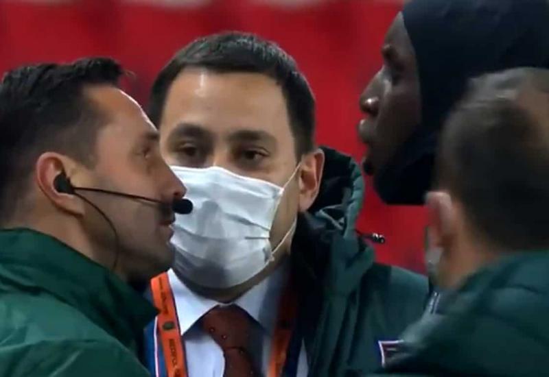 Demba Ba u raspravi sčetvrtim sucem utakmice PSG - Basaksehir - Rumunjski sudac nije rasist - UEFA prekinula istragu