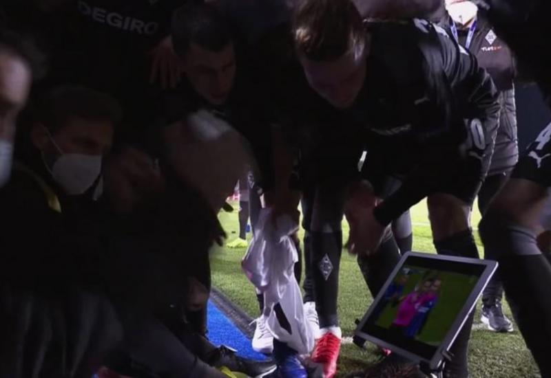 Igrači Borussije M - Igrači Borussije strepili uz jedan tablet kako će završiti utakmica u Milanu...