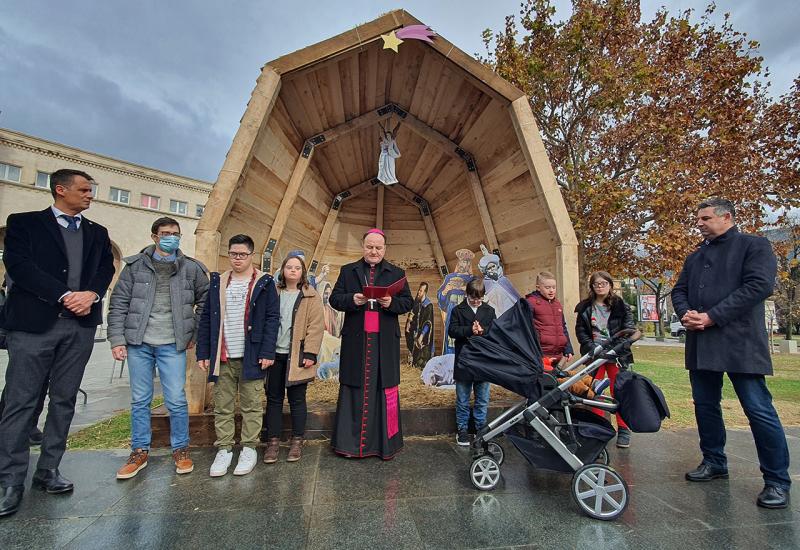 Mostar: Biskup Palić blagoslovio najposebnije jaslice na svijetu
