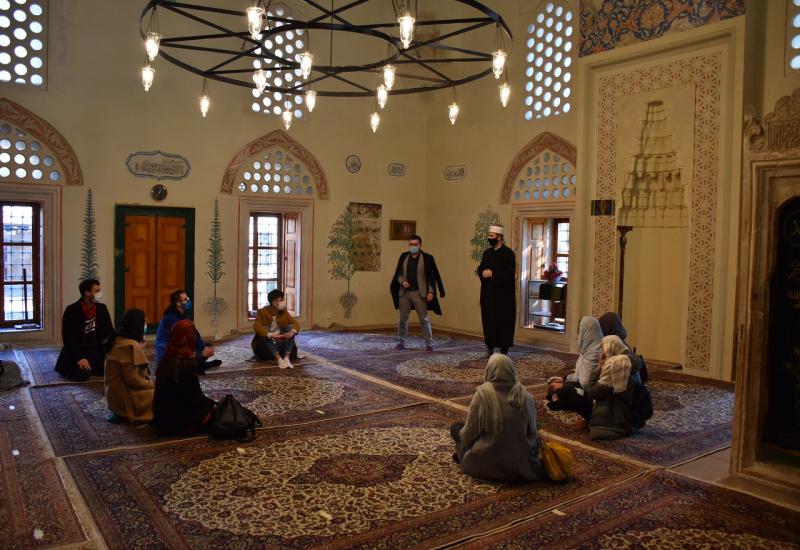 Mostar: Mladi posjetili vjerske objekte triju različitih religija