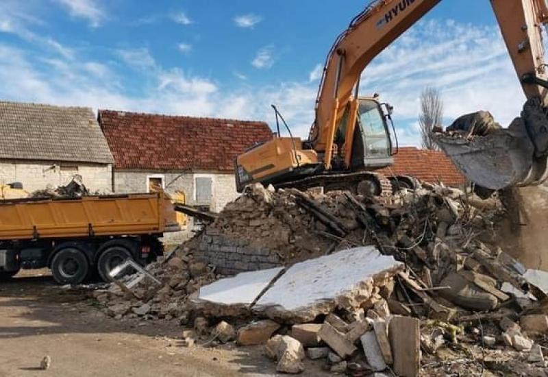 Apel za pomoć u izgradnji kuće branitelja Mate Perića - Apel za pomoć obitelji Perić iz Livna