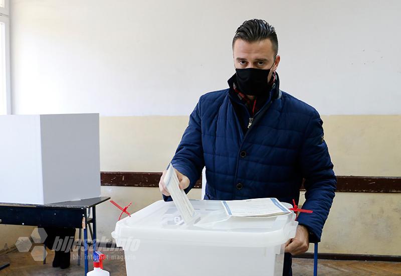 Princ glasovao na povijesnim izborima u Mostaru