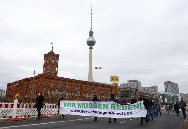 U Njemačkoj prosvjedi zbog mjera protiv širenja COVID-19