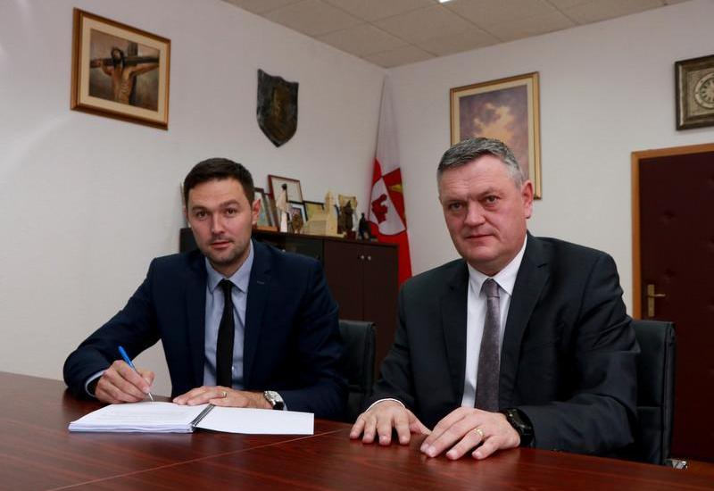 Ivan Buntić i Ivan Vukadin - Tomislavgrad odbija provesti sudsku presudu: Na dugovanja odgovorili policijom