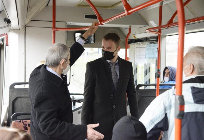 Stanivuković došao na posao autobusom