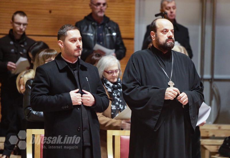 Polnoćka u mostarskoj katedrali - Biskup Palić predvodio svetu misu u mostarskoj katedrali