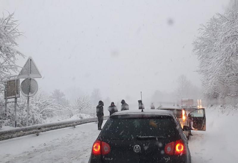 Zbog nezgode obustavljen promet u Gornjoj Bradini