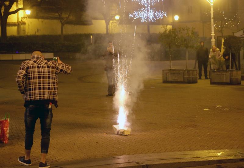 Nova godina u regiji dočekana bez proslava na otvorenom - Nova godina u regiji dočekana bez proslava na otvorenom