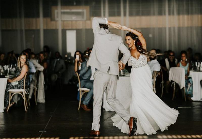 Prvi ples - Otkriveno koja pjesma na prvom plesu donosi sreću, a koja rastavu braka