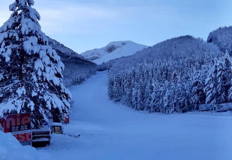 Iz Blidinje ski & nature parka kazali su kako na Blidinju vlada prava zimska idila - Pođite na Blidinje, snijega ima dovoljno