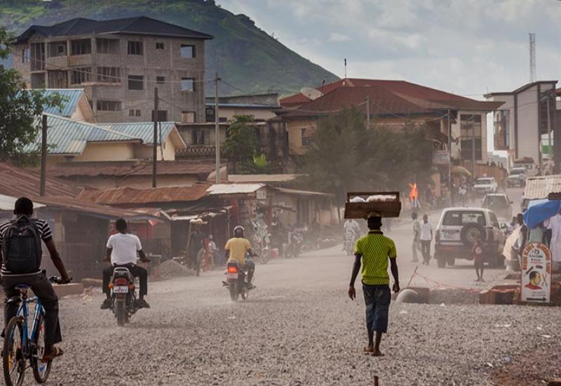 Makeni je najveći grad i gospodarsko središte sjevernog dijela Sijera Leonea (Sjeverna Pokrajina) - Filmska priča Ljubušaka koja dokazuje da ljubav nema granica