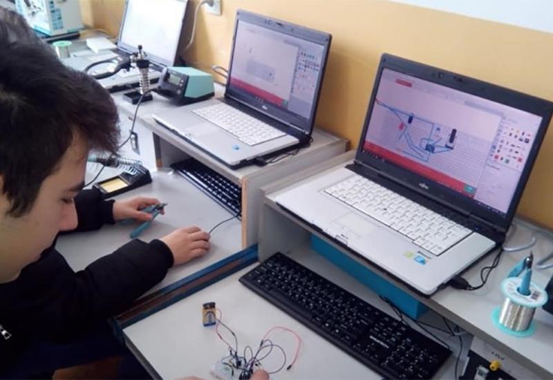 Srednja strukovna škola iz Livna započinje s izradom elektroničkih projekata - Srednja strukovna škola iz Livna započinje s izradom elektroničkih projekata