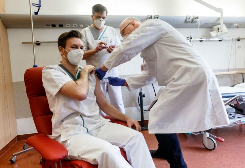 Njemačka neće uvoditi obavezno cijepljenje