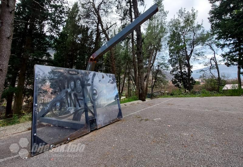 Koš će se opet obnoviti - FOTO| Uništava se virus na Trimuši: Pluća Mostara prodisala