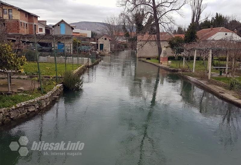 Porastao vodostaj rijeka u HNŽ; u Čapljini ugrožene kuće